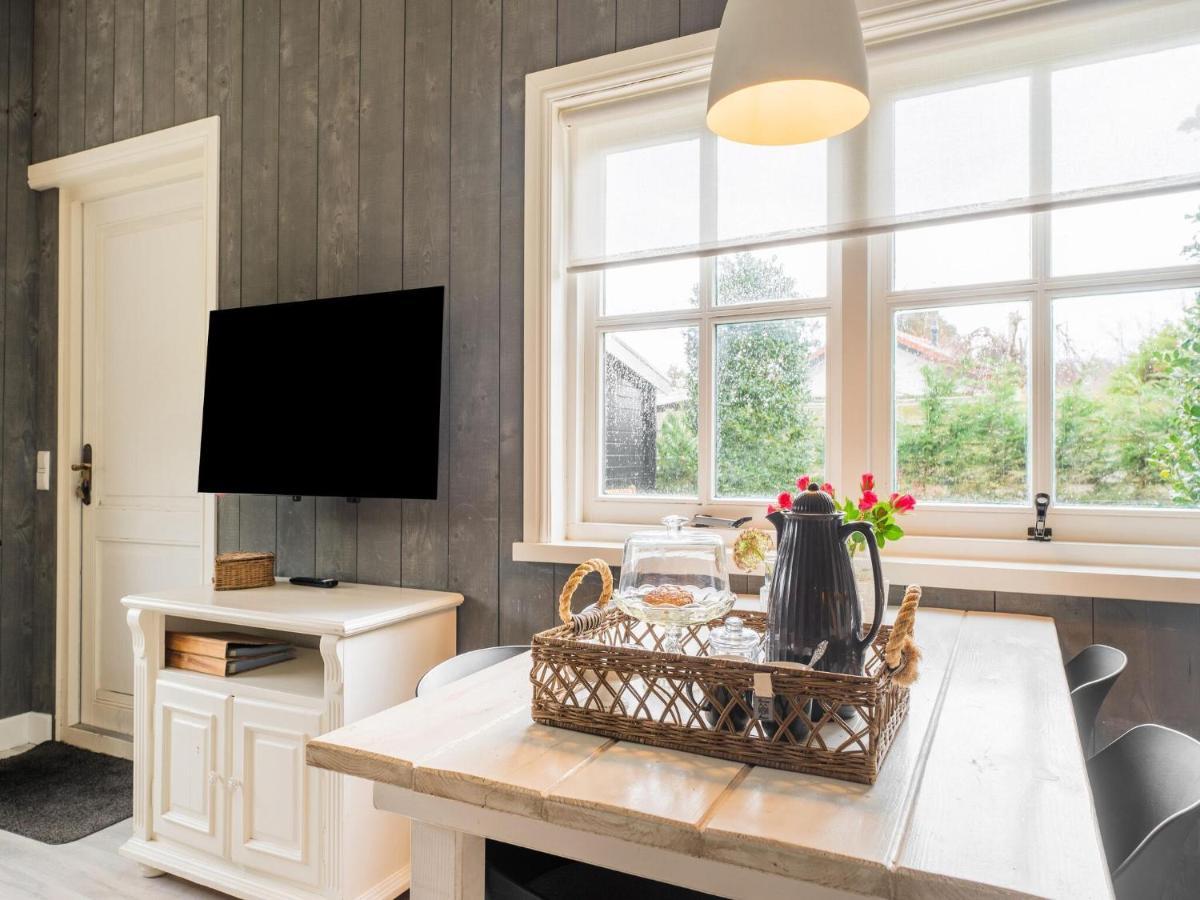 Quaint Summer Holiday Home In Egmond Binnen Экстерьер фото