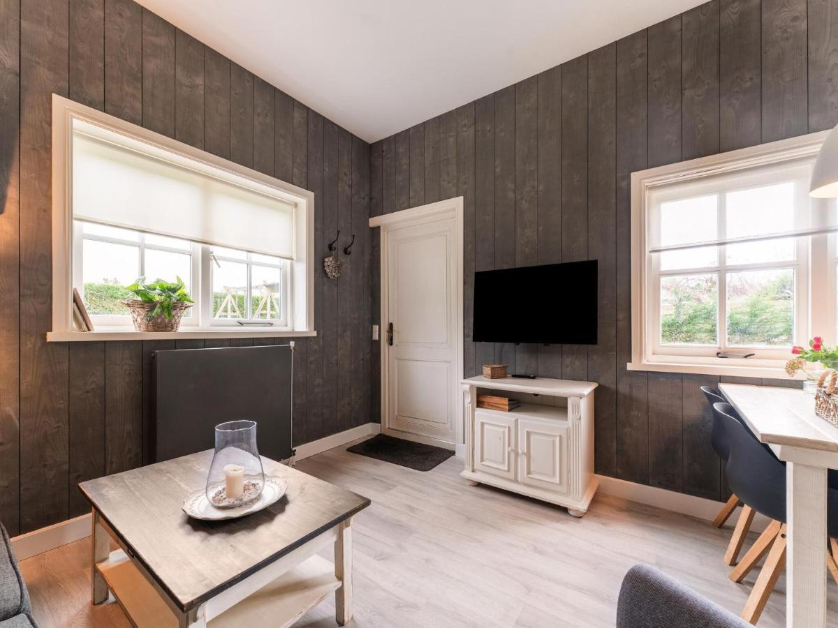 Quaint Summer Holiday Home In Egmond Binnen Экстерьер фото